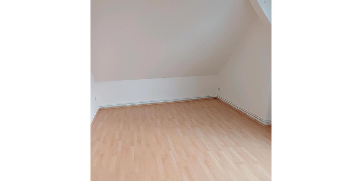 Etagenwohnung Helmstedt - 3 Zimmer, 80 m&sup2;, 350&euro; | Angebot:26061683
