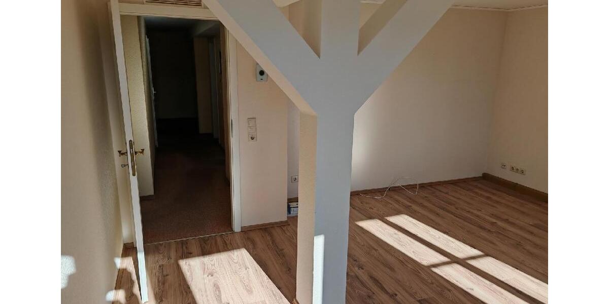 Etagenwohnung Eisleben (Lutherstadt) - 4 Zimmer, 66 m&sup2;, 390&euro; | Angebot:24866478