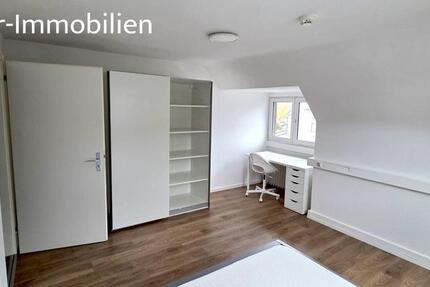 Möbliertes WG-Zimmer - 18,4 m² in großer DG-Wohnung, nur an Einzelperson - zentrale Lage - Bahnhofsnähe Stadt Lörrach 1 zimmer
