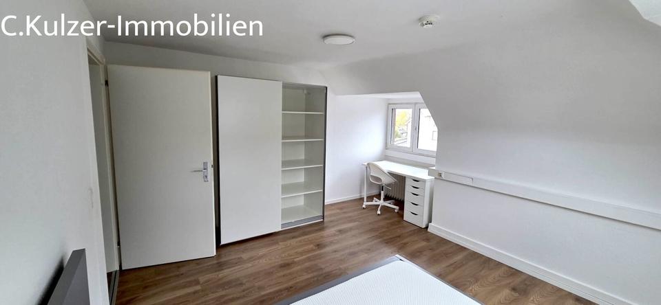 Möbliertes WG-Zimmer - 18,4 m² in großer DG-Wohnung, nur an Einzelperson - zentrale Lage - Bahnhofsnähe Stadt Lörrach 1 zimmer