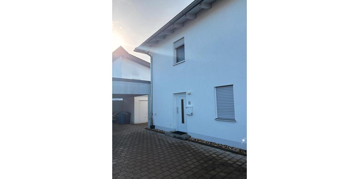 Doppelhaushälfte Aholfing - 4 Zimmer, 140 m&sup2;, 1.480&euro; | Angebot:25329422