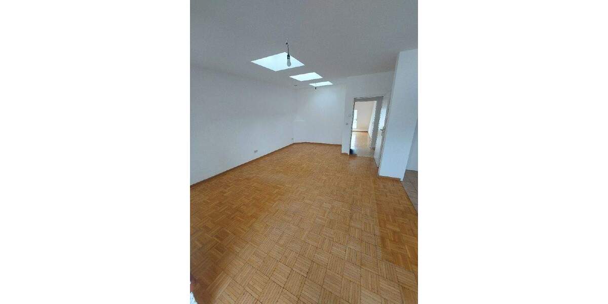 Charmantes Dachgeschoß mit Terrasse gesucht? 3 zimmer