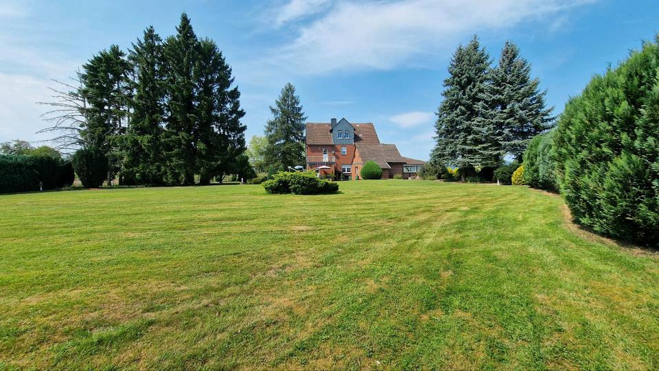 Einfamilienhaus Holzminden - 12 Zimmer, 320 m&sup2;, 2.250&euro; | Angebot:26037589