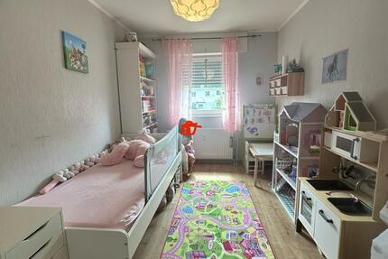 Auf Zeit WG Zimmer für Frauen 80qm Wohnung mit Balkon 1 zimmer