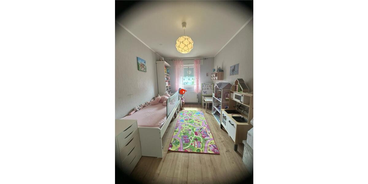 Auf Zeit WG Zimmer für Frauen 80qm Wohnung mit Balkon 1 zimmer