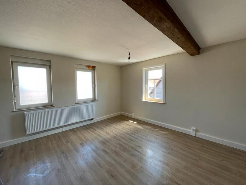 Ruhig gelegene, frisch sanierte Wohnung mit Garten im OG, 3ZKB