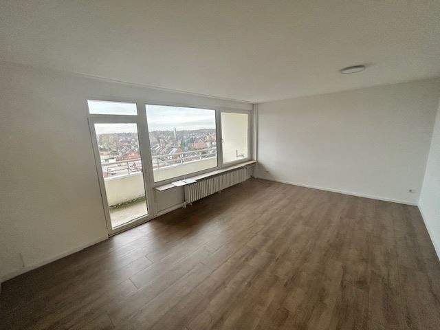 renovierte Etagenwohnung im 7. Stock 2 zimmer