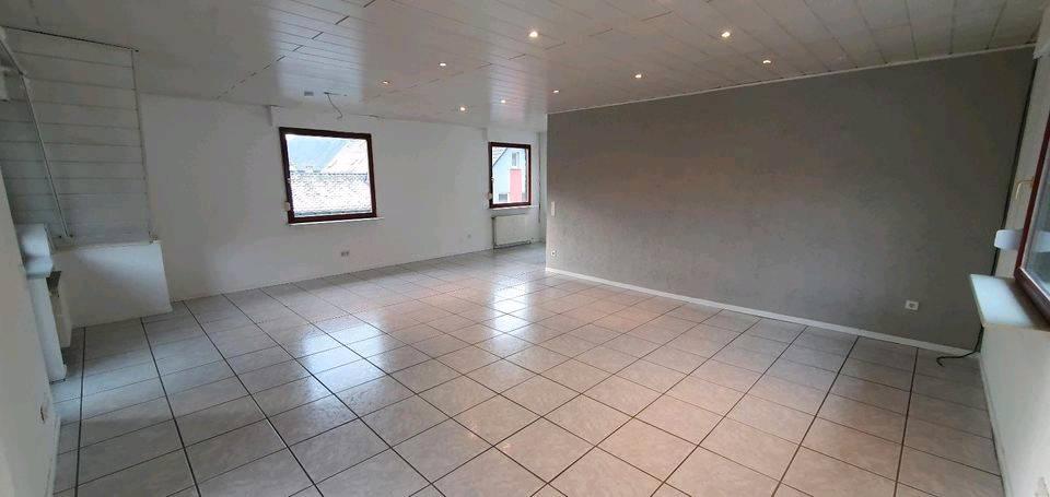 Dachgeschoßwohnung Dieblich - 3 Zimmer, 120 m&sup2;, 700&euro; | Angebot:26048656