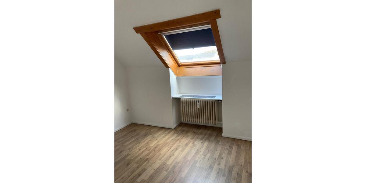 Dachgeschoßwohnung Wolfsburg - 3 Zimmer, 64 m&sup2;, 500&euro; | Angebot:25964911