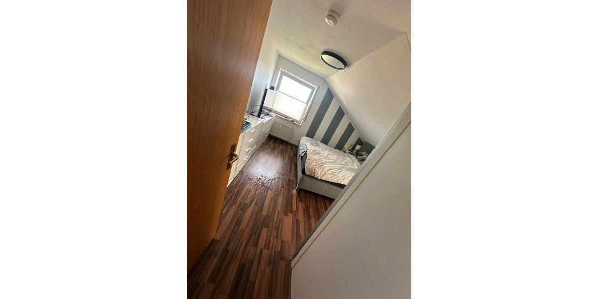 Dachgeschoßwohnung Wallenhorst - 3 Zimmer, 81 m&sup2;, 550&euro; | Angebot:26035197