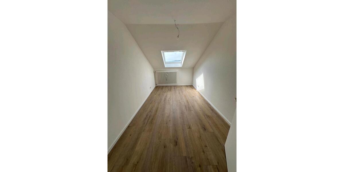 Dachgeschoßwohnung Bad Kissingen - 3 Zimmer, 75 m&sup2;, 900&euro; | Angebot:26327155