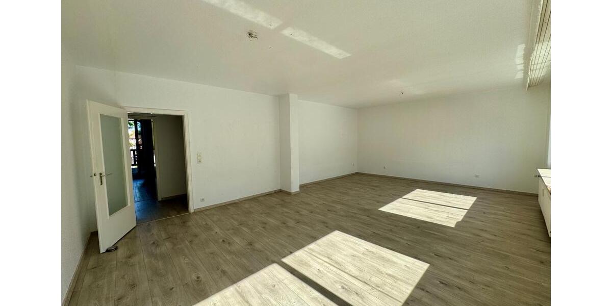 Etagenwohnung Nienburg (Weser) - 4 Zimmer, 107 m&sup2;, 990&euro; | Angebot:25864137