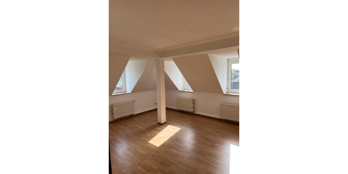Dachgeschoßwohnung Zittau - 4 Zimmer, 94 m&sup2;, 420&euro; | Angebot:24454557