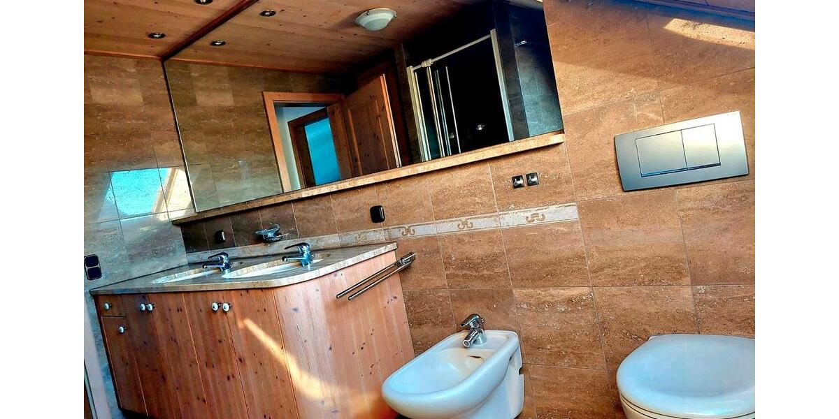 Helle 4 Zimmer Dachgeschosswohnung mit Balkon *befristet* zimmer