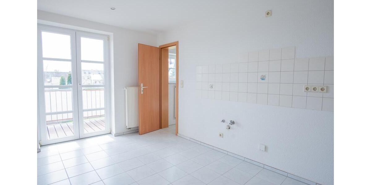 Hier können Sie Ihren Familientraum leben! 3-Raum Wohnung mit Kamin und Stellplatz 3 zimmer