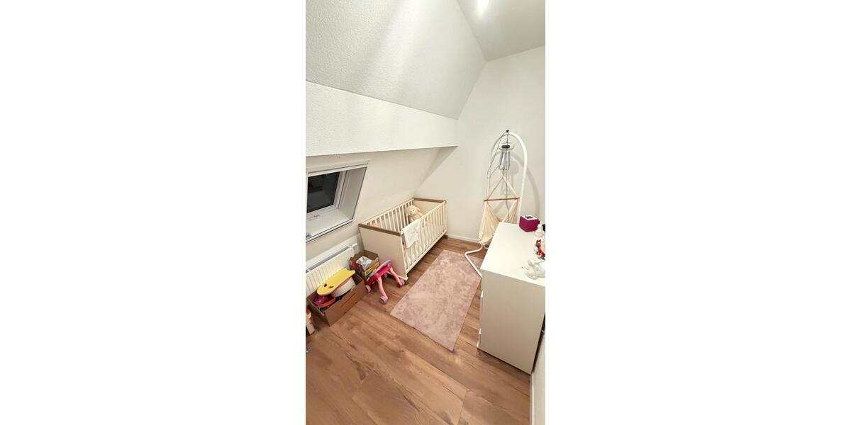 Dachgeschoßwohnung Rottenburg am Neckar - 3 Zimmer, 73 m&sup2;, 700&euro; | Angebot:25057543