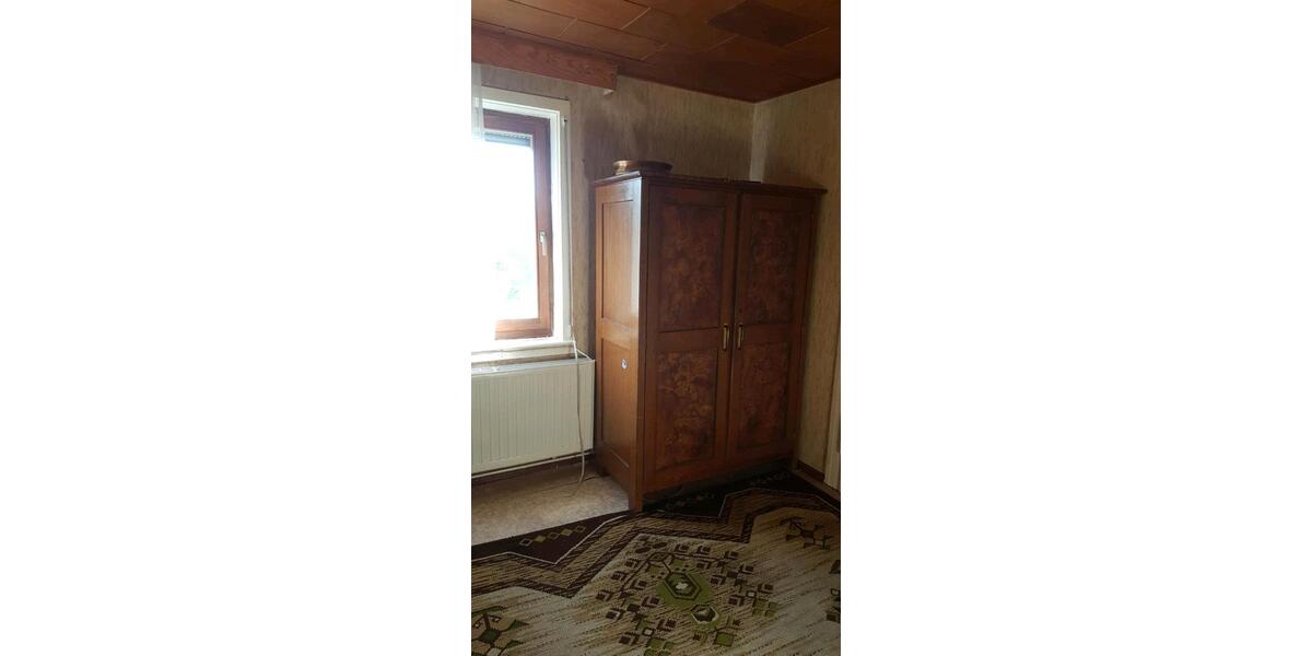 Etagenwohnung Neuhaus am Rennweg - 4 Zimmer, 100 m&sup2;, 800&euro; | Angebot:26289122