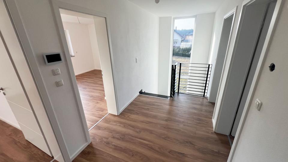 Einfamilienhaus Bodenwöhr - 5 Zimmer, 161 m&sup2;, 1.300&euro; | Angebot:25989342