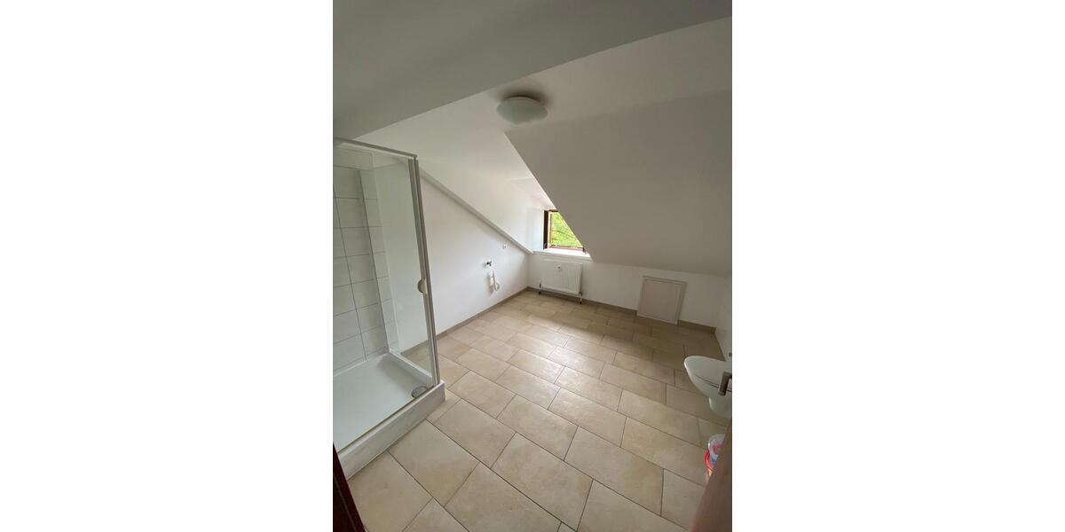 Dachgeschoßwohnung Hohenpeißenberg - 3 Zimmer, 85 m&sup2;, 1.180&euro; | Angebot:26025693