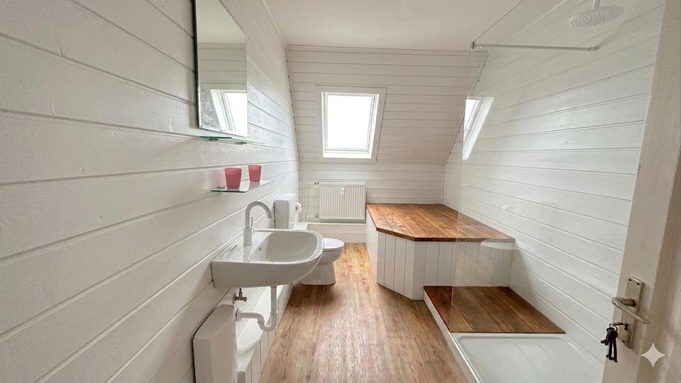 Dachgeschoßwohnung Flensburg Altstadt - 3 Zimmer, 87 m&sup2;, 945&euro; | Angebot:26044052