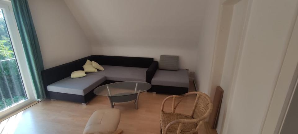 Dachgeschoßwohnung Rödental - 2 Zimmer, 45 m&sup2;, 400&euro; | Angebot:24842946