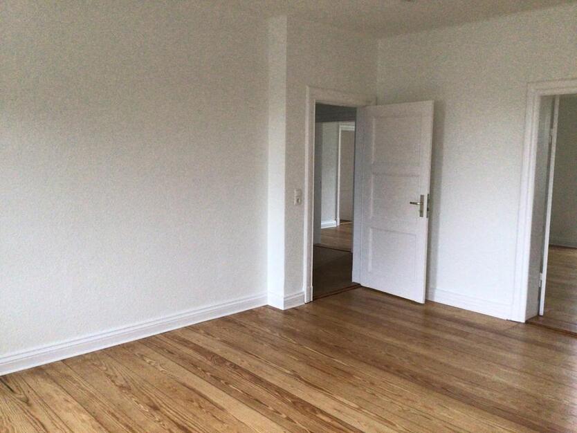 4 Zimmer AltbauWohnung in zentraler Lage