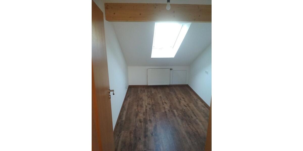 Dachgeschoßwohnung Steinberg am See Oder - 4 Zimmer, 87 m&sup2;, 760&euro; | Angebot:26697946