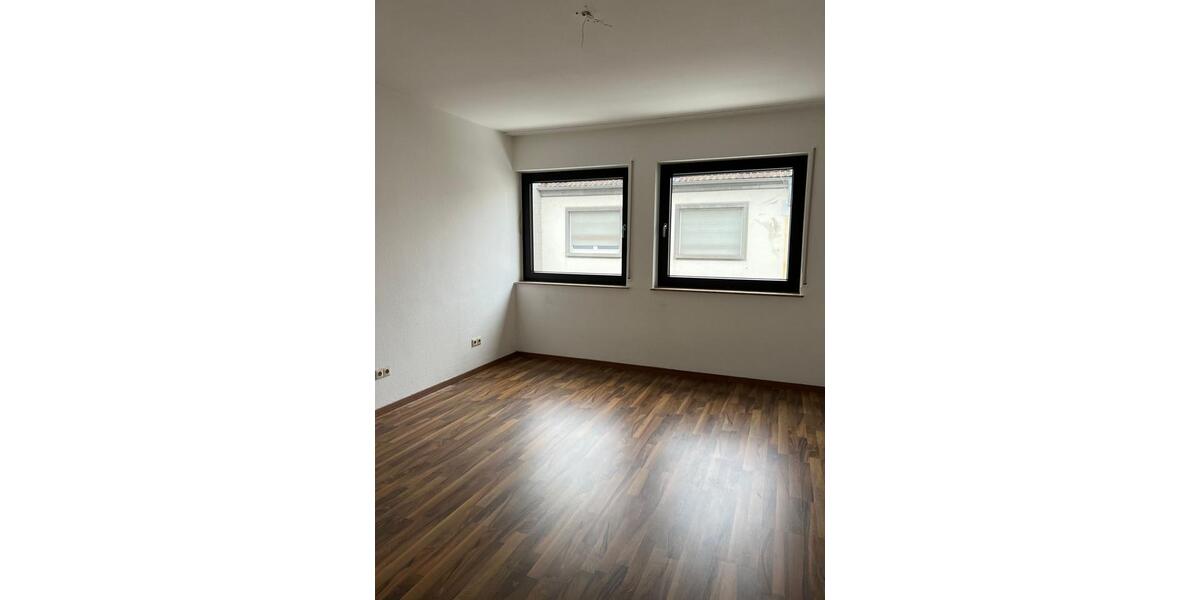 Etagenwohnung Bad Kreuznach Bad Münster am Stein-Ebernburg - 4 Zimmer, 111 m&sup2;, 785&euro; | Angebot:26285923