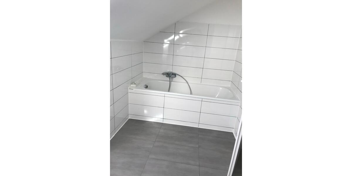 Dachgeschoßwohnung Trossingen - 2.5 Zimmer, 50 m&sup2;, 800&euro; | Angebot:24692370