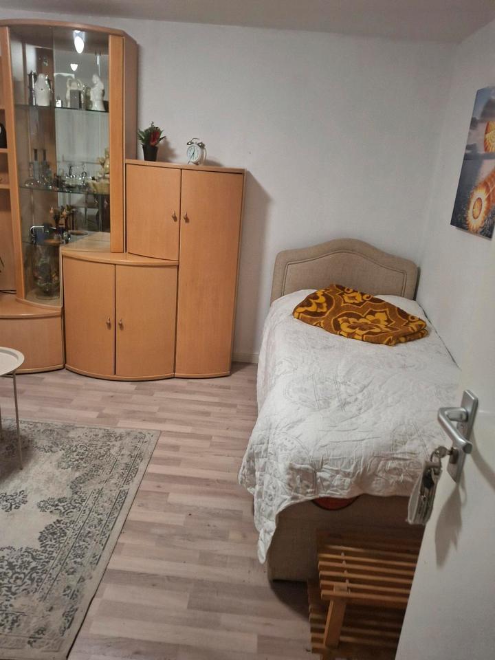 1 Zimmerwohnung möbl an Polizeischüler