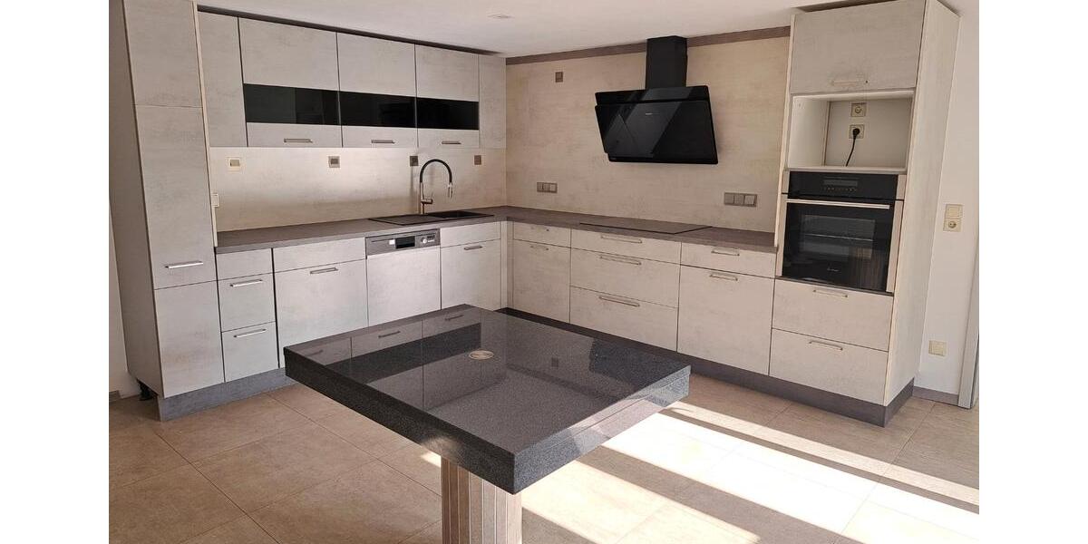 Etagenwohnung Großenhain - 3 Zimmer, 140 m&sup2;, 850&euro; | Angebot:26645170