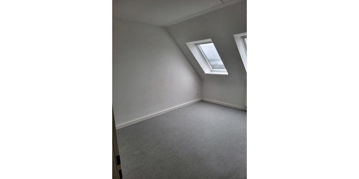 Dachgeschoßwohnung Schwarzheide - 2 Zimmer, 65 m&sup2;, 490&euro; | Angebot:25933852