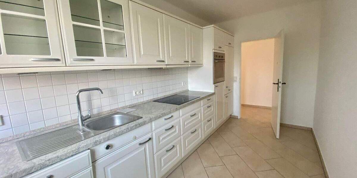 Etagenwohnung Coburg - 3 Zimmer, 92 m&sup2;, 690&euro; | Angebot:25697909