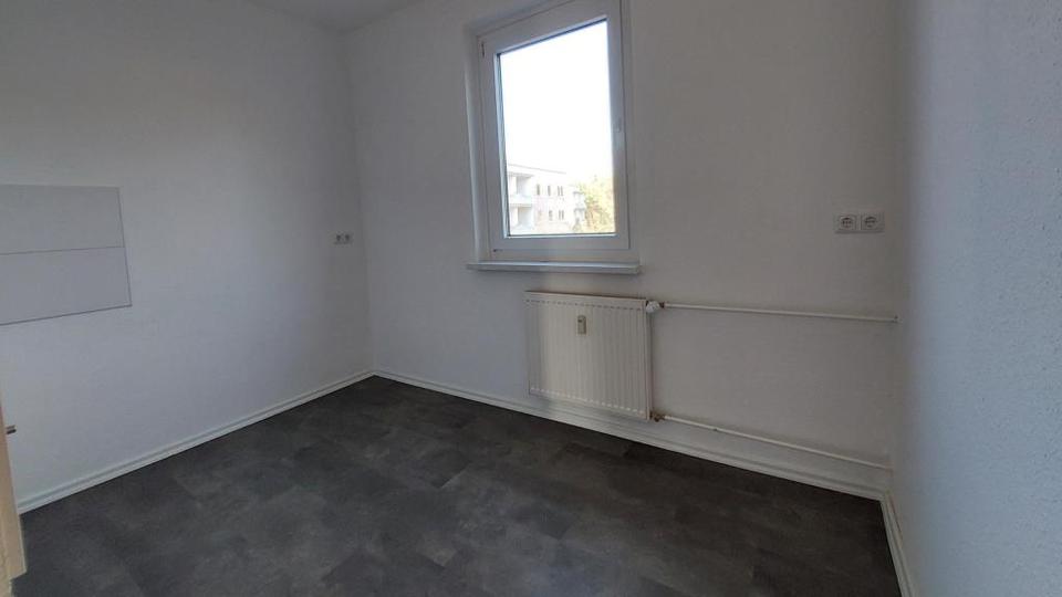 Etagenwohnung Bernsdorf - 3 Zimmer, 61 m&sup2;, 195&euro; | Angebot:26564882