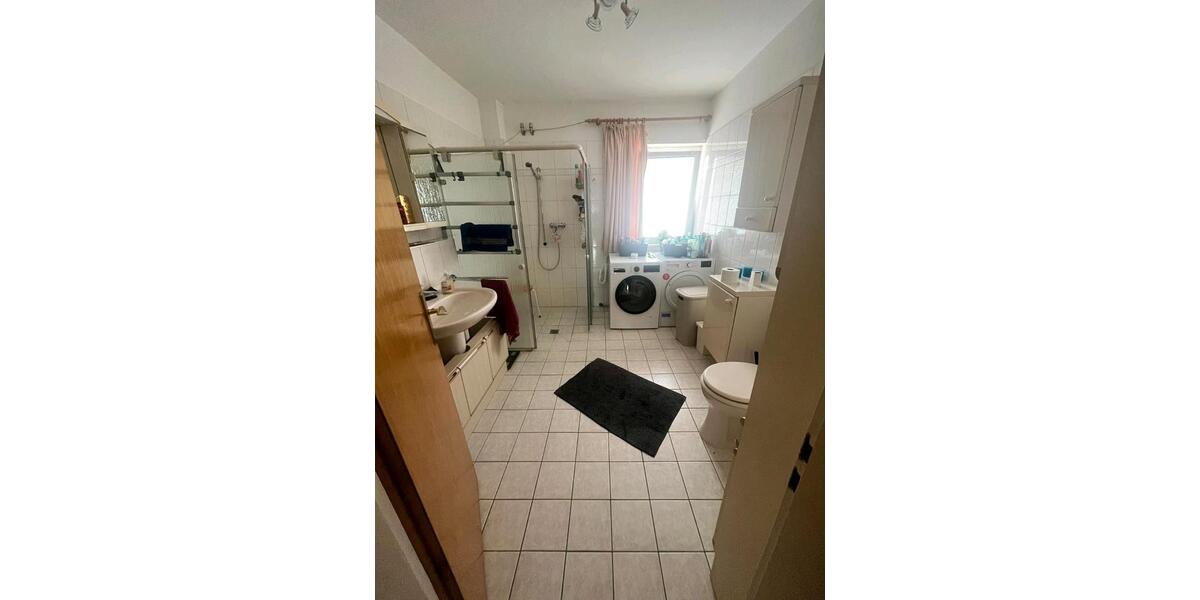 Erdgeschoßwohnung Barsinghausen - 5 Zimmer, 180 m&sup2;, 1.350&euro; | Angebot:23902841