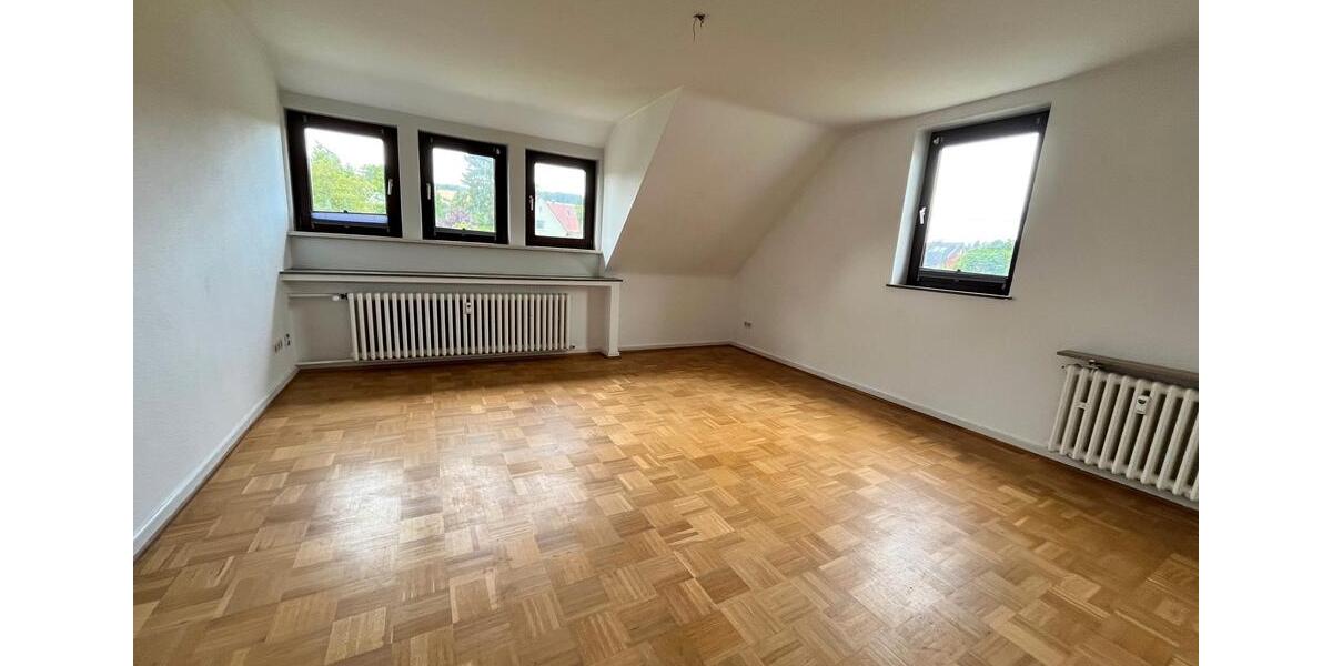 Wunderschöne, renovierte 2 Zimmerdachgeschosswohnung zum Wohlfühlen in grüner Umgebung! 2 zimmer