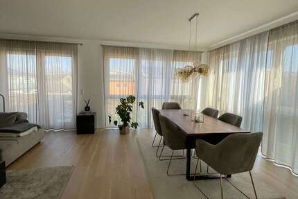 Haus zum Mieten in Lappersdorf 1.980 € 183 m² 5 zimmer