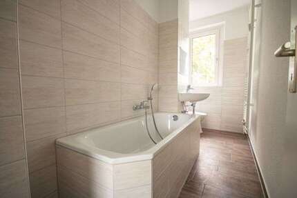 Wohnung zum Mieten in Halle (Saale) 377 € 60.73 m²