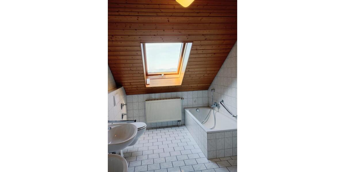 Dachgeschoßwohnung Baienfurt - 3 Zimmer, 75 m&sup2;, 1.270&euro; | Angebot:25300082