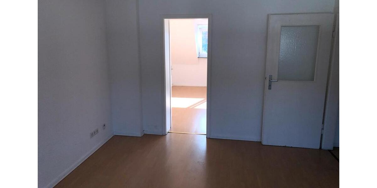 Dachgeschoßwohnung Krefeld - 2 Zimmer, 40 m&sup2;, 350&euro; | Angebot:24813259