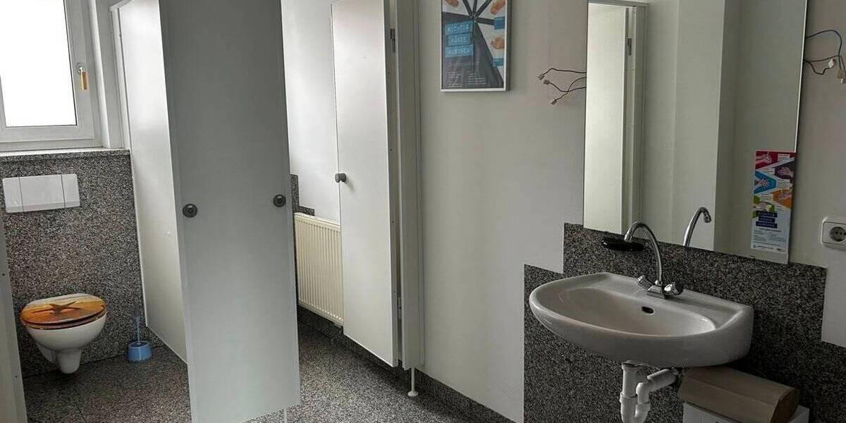 Gewerbeobjekt Haßfurt - 5 Zimmer, 382 m&sup2;, 2.300&euro; | Angebot:25771701