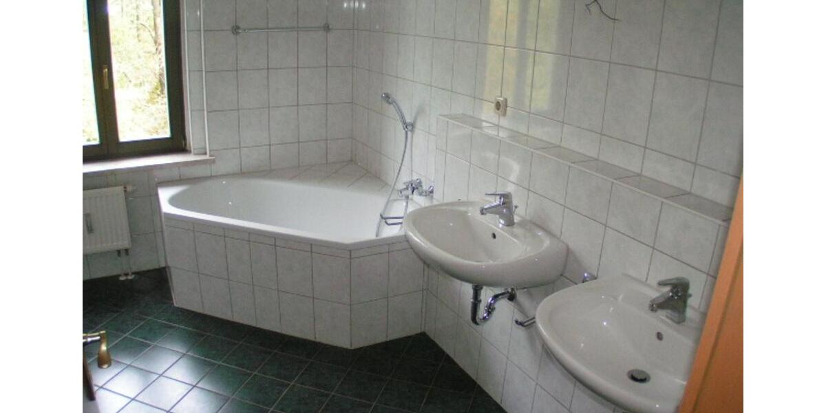 Werdau-Süd, 5-Zimmer-Whg., zentrumsnah, 2 Bäder 5 zimmer