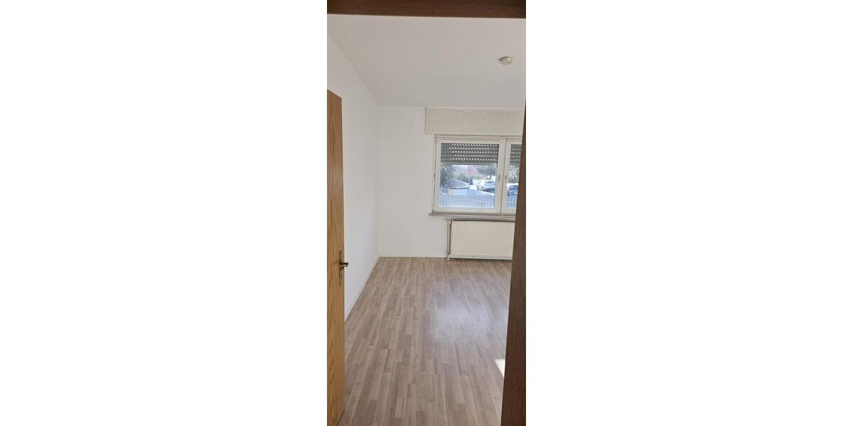 Erdgeschoßwohnung Bischofsheim - 3.5 Zimmer, 88 m&sup2;, 950&euro; | Angebot:25843142