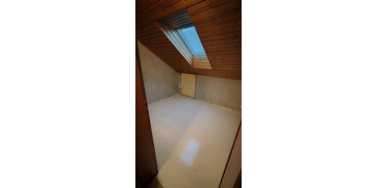Dachgeschoßwohnung Tuttlingen - 3 Zimmer, 70 m&sup2;, 750&euro; | Angebot:26689048