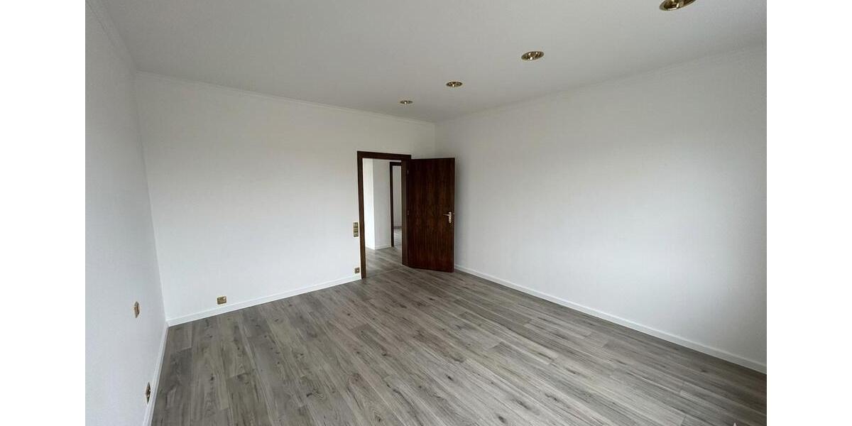 Einfamilienhaus Bielefeld Stieghorst - 4 Zimmer, 136 m&sup2;, 1.904&euro; | Angebot:26024188