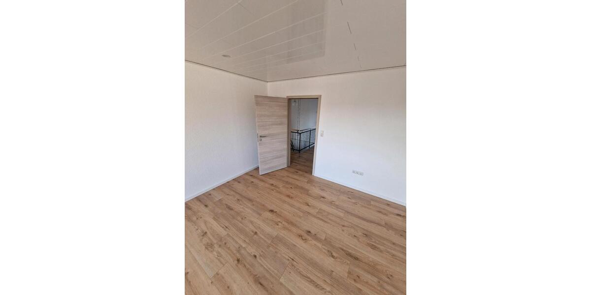 Doppelhaushälfte Reichshof - 4 Zimmer, 125 m&sup2;, 1.550&euro; | Angebot:25208857