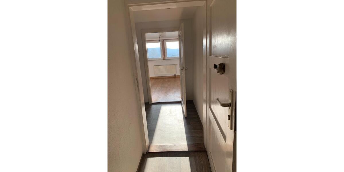 Dachgeschoßwohnung Schwarzenberg/Erzgebirge Erzgebirge - 3 Zimmer, 63 m&sup2;, 330&euro; | Angebot:26019597