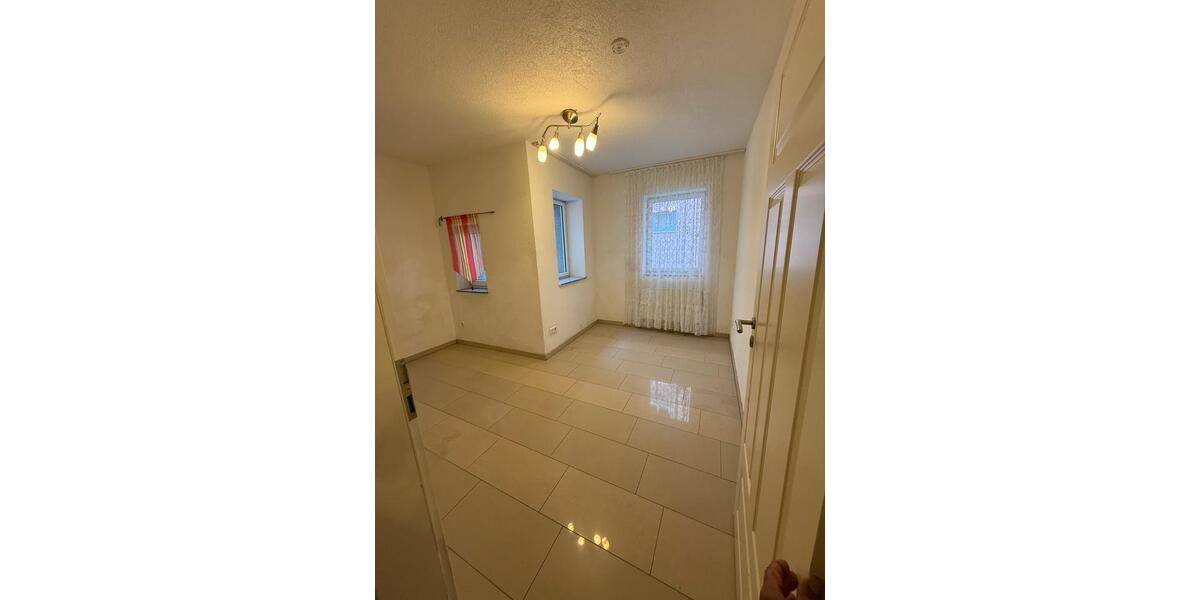 Erdgeschoßwohnung Aalen - 3 Zimmer, 75 m&sup2;, 850&euro; | Angebot:26382637