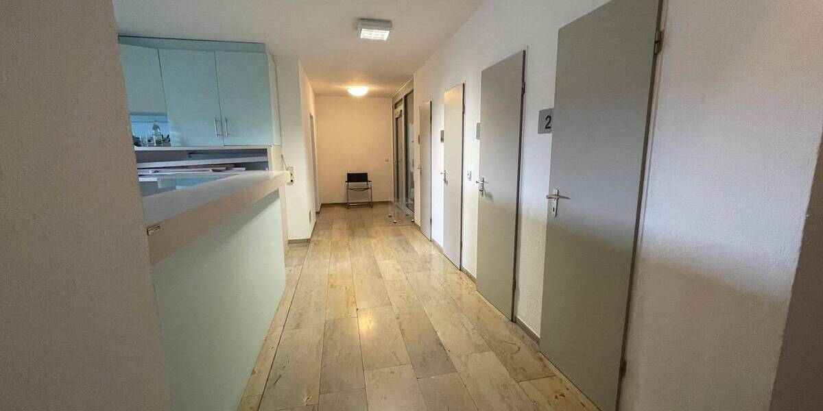 Gewerbeobjekt Achern - 6 Zimmer, 1.600&euro; | Angebot:24114054