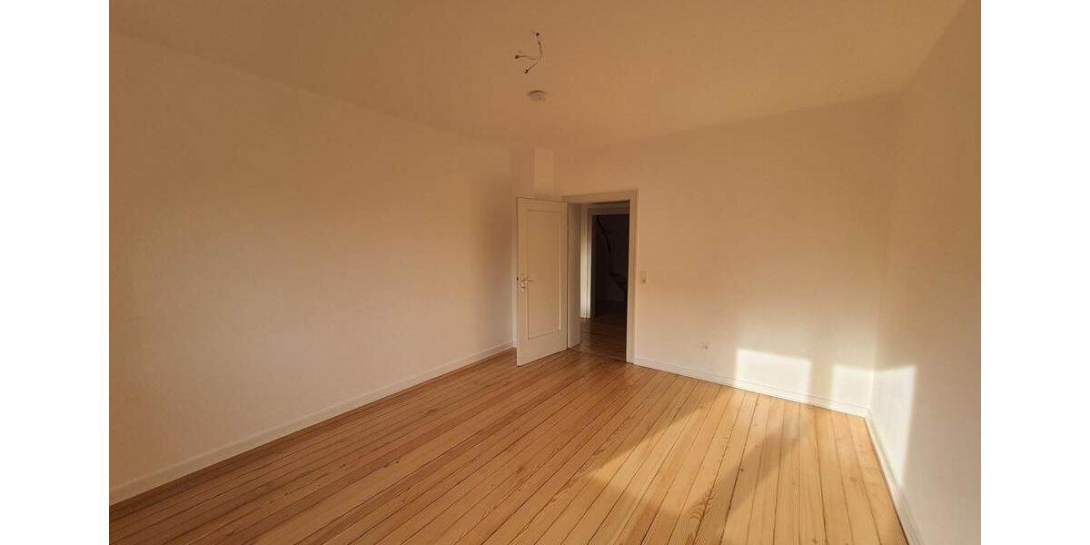 Einfamilienhaus Zweibrücken - 9 Zimmer, 250 m&sup2;, 1.790&euro; | Angebot:24702819